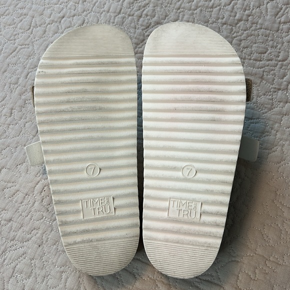 Time And Tru Women’s Size 7 Sandals - Picture 6 of 6